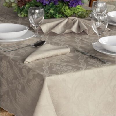 Servizio da tavola Londra in fiandra rettangolare cm.150 x 180 con 6 tovaglioli